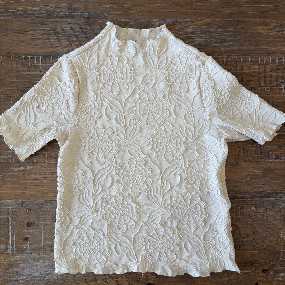 Adrianna Papell gorgeous Ivory Floral Lace Tee